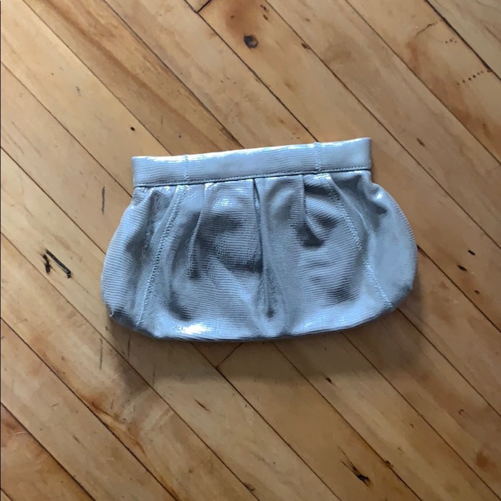 Metallic clutch